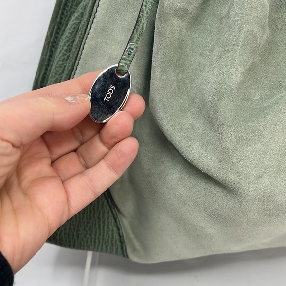 Tod’s Suede and Pebbled Leather Flat Back Shoulder Bag - Picture 5 of 13